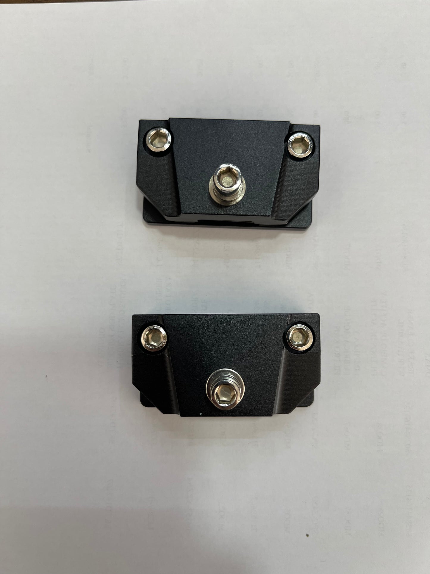 Soporte de montaje para barra de luz LED, en ALUMINIO 2 piezas, ajuste universal en el capó, para luz de trabajo LED, soporte con abrazadera para todoterreno, camión o SUV, instalación sin taladrar