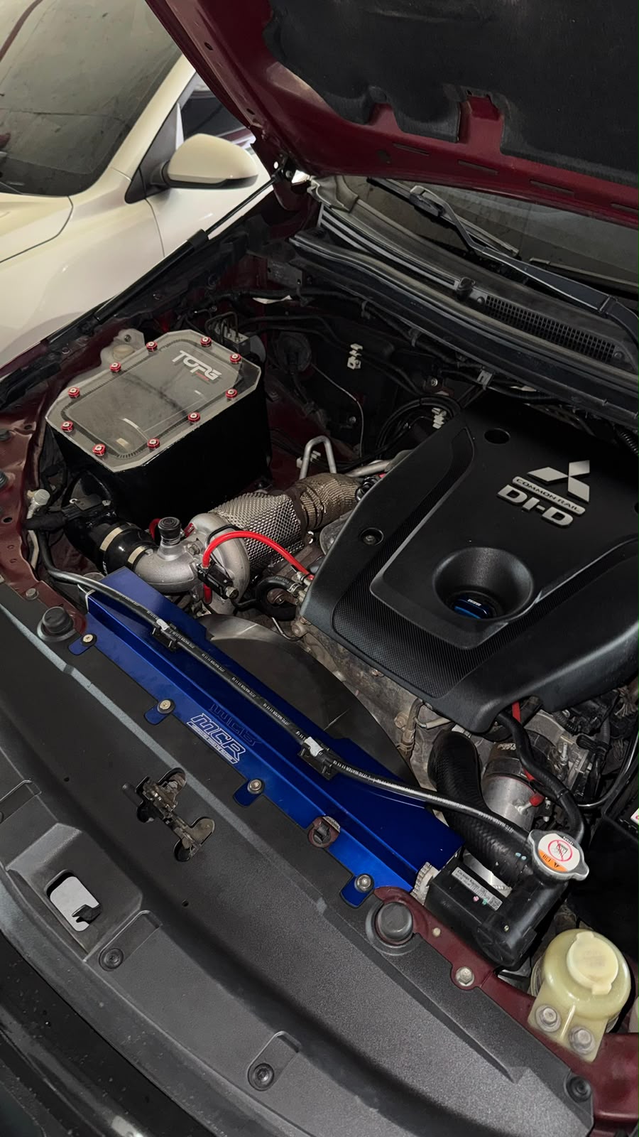 MCR Radiator Cover suitable for Mitsubishi 4n14