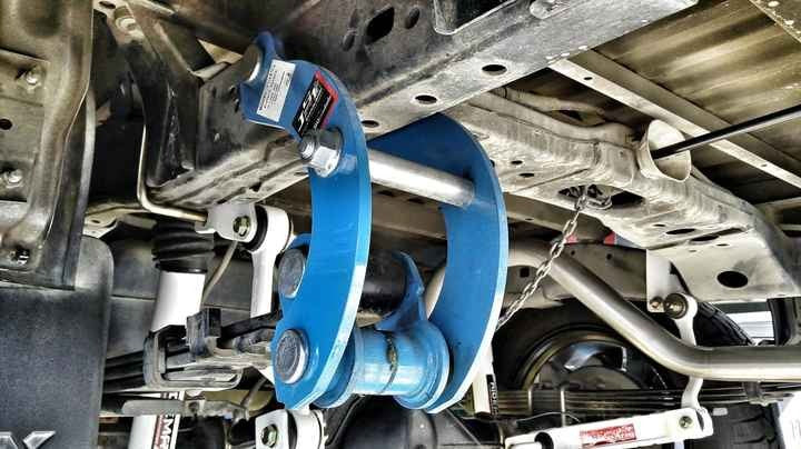 COMFORT SHACKLE 2" FOR MITSUBISHI L200/TRITON